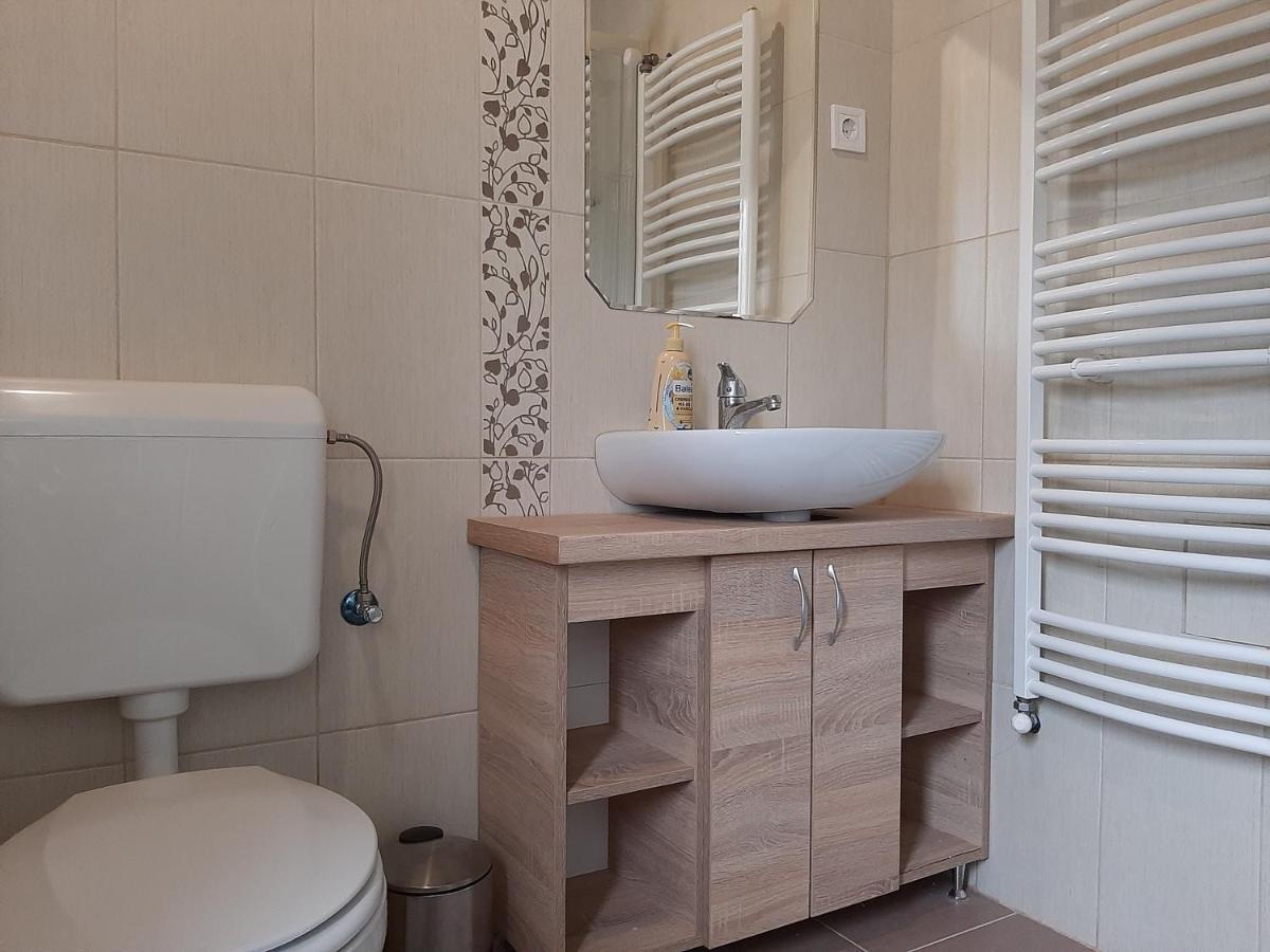 Egniss Apartman Bogacs Bagian luar foto